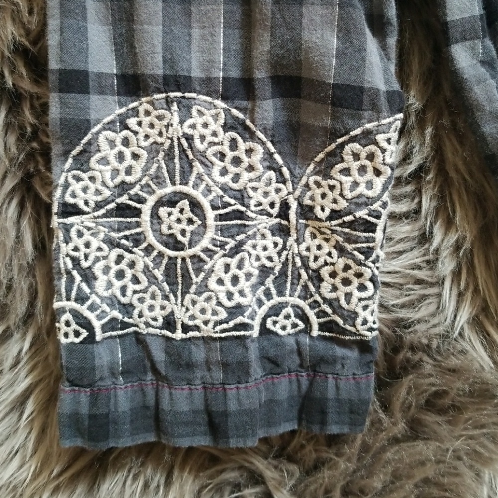 Johnny Was shirt - Picture 6 of 9